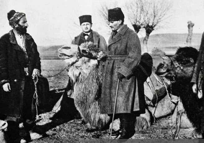 Atatürk ve Deveciler
